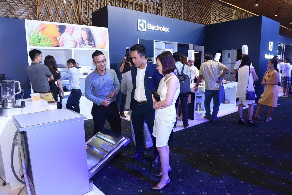 Đông đảo khách mời hào hứng tham gia trải nghiệm các tính năng hiện đại của ba nhóm sản phẩm chiến lược vừa ra mắt từ thương hiệu Electrolux
