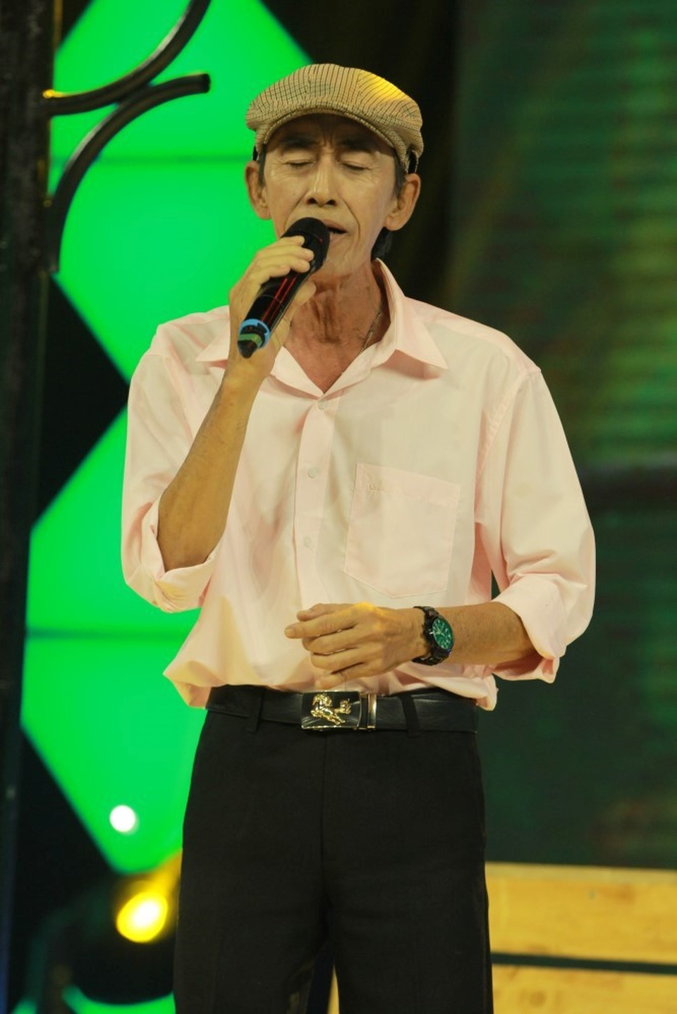 Nỗi ám ảnh của người đàn ông 40 năm vớt xác trên sông Sài Gòn - 4 Ông Sơn tha gia Hát mãi ước mơ để kiếm tiền giúp bạn.