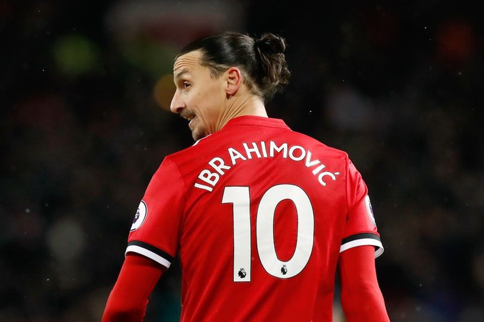 Ai sẽ đảm nhận áo số 10 của Ibrahimovic ở MU? - 1 Việc tìm người thay thế Ibrahimovic khoác áo số 10 không hề đơn giản với HLV Mourinho