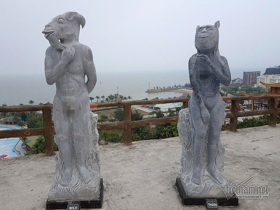 Tranh cãi quanh tượng 12 con giáp khỏa thân như người ở Hòn Dáu - 4 Tranh cãi quanh tượng 12 con giáp khỏa thân như người ở Hòn Dáu - 4