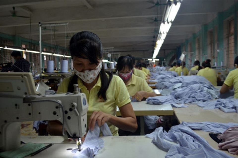 Quyết liệt đòi nợ bảo hiểm cho người lao động - 1
Do sản xuất gặp nhiều khó khăn, nên Cty CP may Quảng Ninh đang nợ hàng tỉ đồng tiền đóng bảo hiểm cho người lao động trong Cty. Ảnh: T.N.D