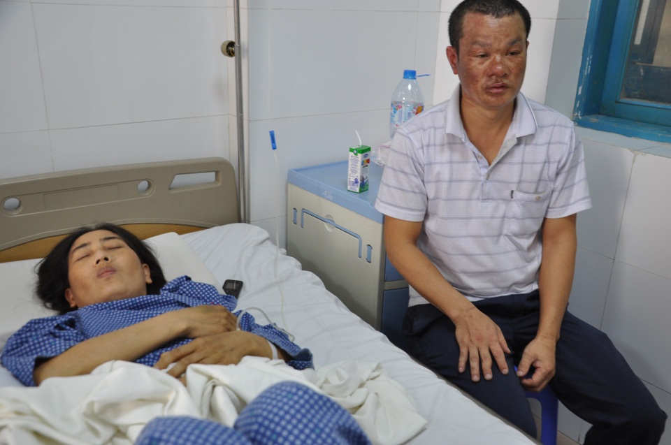 70 triệu đồng hỏa tốc đến với chị Ửng bị gãy cột sống - 4 Anh Điều đang lo lắng một mai không còn vợ bên cạnh, 2 đứa con (1 đứa 6 tuôi, 1 đứa 4 tuổi) sẽ ra sao?