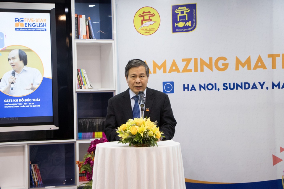 Giáo sư Đỗ Đức Thái: Học sinh đều mang nặng trong đầu toán học là một mớ ký hiệu, định nghĩa… - 1 Ông Lê Ngọc Quang, Phó Giám đốc Sở GD&ĐT Hà Nội phát biểu tại hội thảo.