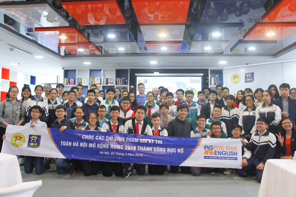 Giáo sư Đỗ Đức Thái: Học sinh đều mang nặng trong đầu toán học là một mớ ký hiệu, định nghĩa… - 4 Hội thảo là cơ hội giao lưu tuyệt vời giữa các học sinh Việt Nam với bạn bè quốc tế.