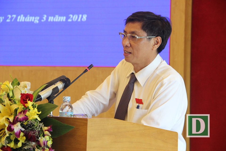 Chủ tịch tỉnh Khánh Hòa nói về dự án 33 triệu USD lấn Vịnh Nha Trang - 3 Chủ tịch UBND tỉnh Khánh Hòa - ông Lê Đức Vinh trả lời chất vấn của đại biểu về dự án Nha Trang Sao, chiều 27/3