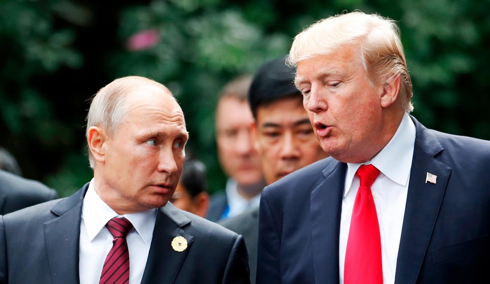 Mỹ sẽ đáp trả Nga đến cùng trong vụ căng thẳng điệp viên? - 1 Tổng thống Nga Vladimir Putin (trái) và người đồng cấp Mỹ Donald Trump trong cuộc gặp hồi tháng 11/2017 (Ảnh: Reuters)