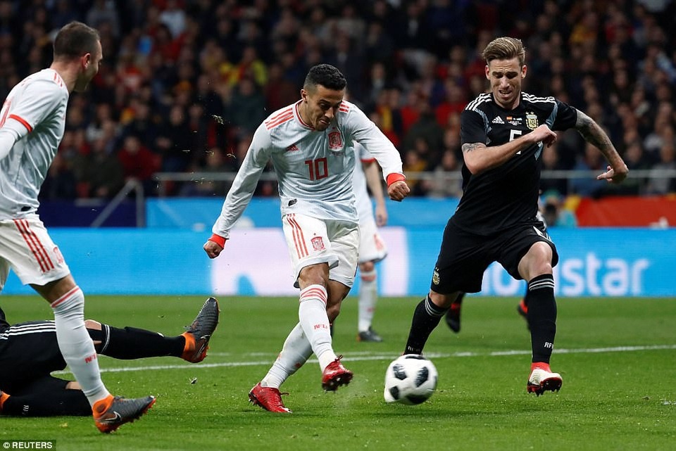 Tây Ban Nha hạ Argentina với tỷ số tennis trong ngày Messi vắng mặt - 6
Tình huống Thiago ghi bàn thắng cho Tây Ban Nha