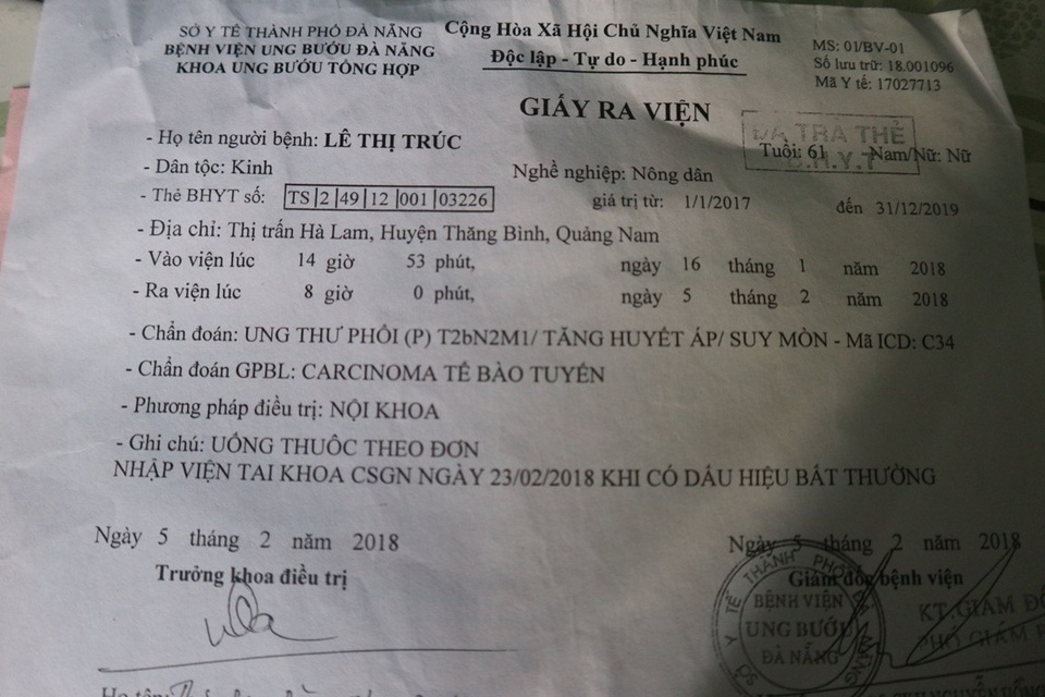 Chồng mất vì ung thư, vợ phải “cắm” sổ đỏ để chữa ung thư phổi - 6 Các giấy xác nhận bệnh của bà Trúc
