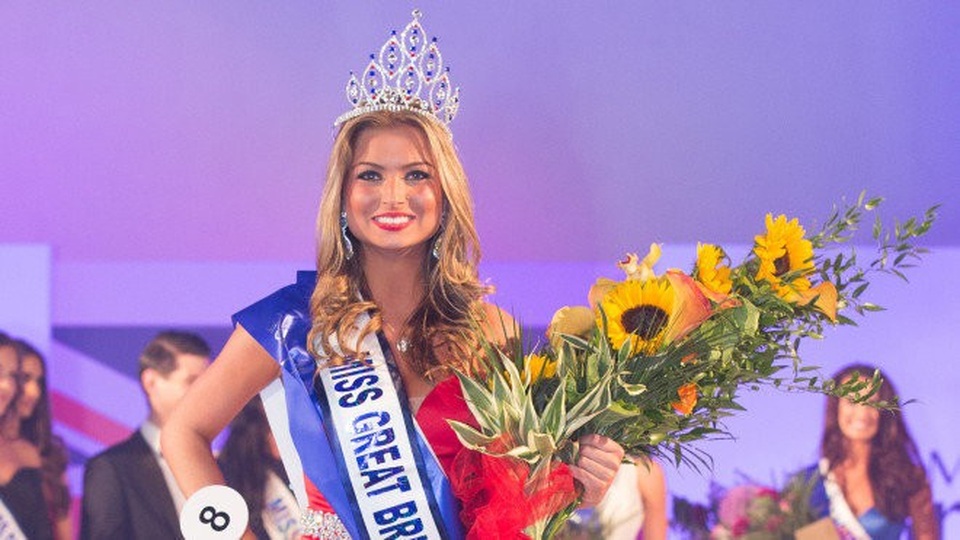 Cựu hoa hậu Anh bốc lửa trên biển - 7
Zara Holland sau đó đã thừa nhận sai lầm của mình và nói cô tiếc nuối vì những chuyện đã xảy ra, một sai lầm trong khoảnh khắc đã phá hủy tất cả những gì cô có.