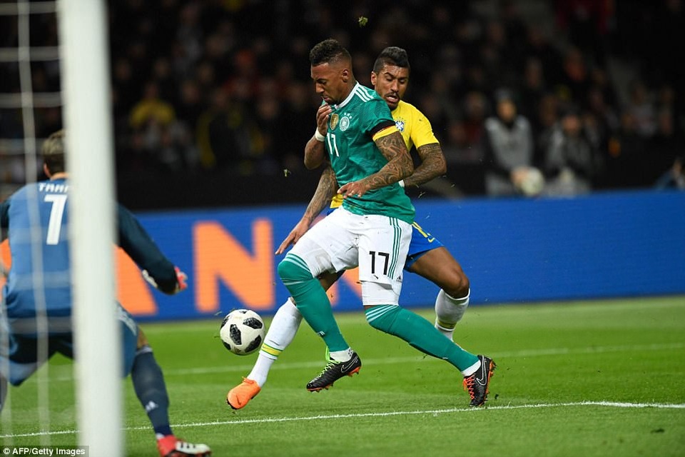 Đức 0-1 Brazil: Sự chói sáng của ngôi sao Man City - 3
Boateng dính chấn thương nặng và có nguy cơ nghỉ thi đấu dài ngày