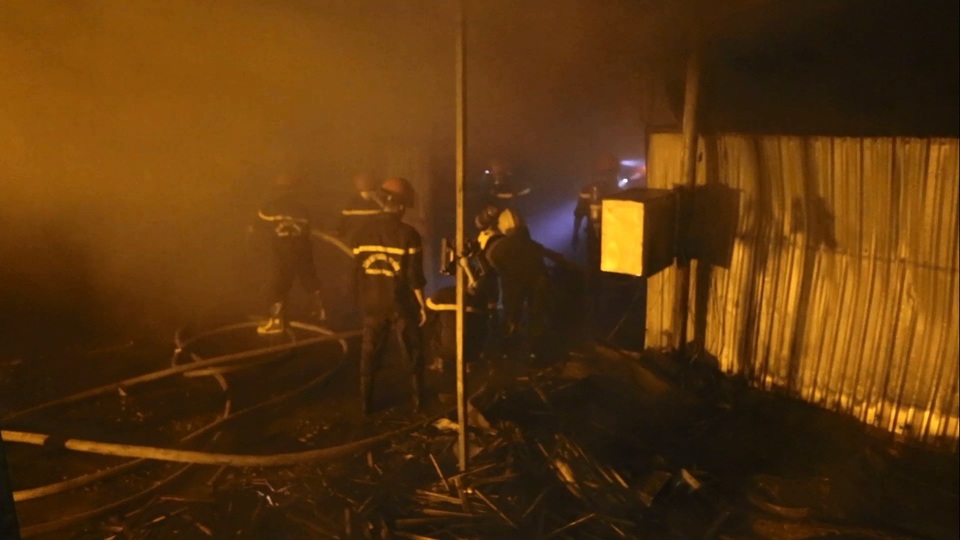 Đám cháy tại trại nuôi dế xảy ra lúc nửa đêm