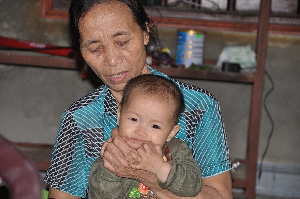 Các con của anh Hiếu còn quá nhỏ để hiểu chuyện gì xảy đến với bố.