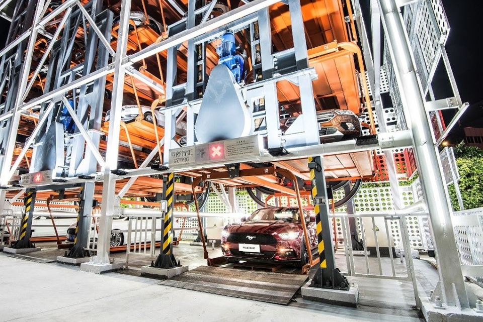 Ford khai trương máy bán ô tô tự động khổng lồ ở Trung Quốc - 4 Ford khai trương máy bán ô tô tự động khổng lồ ở Trung Quốc - 4