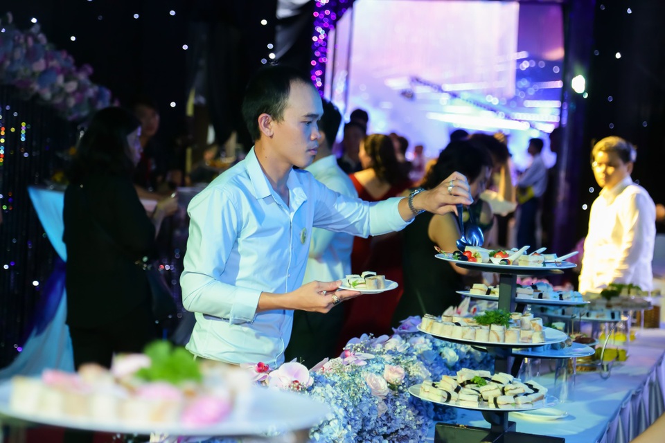 Nhà hàng Bê Vàng đồng hành cùng sự kiện khánh thành Nhà máy Sản xuất Mỹ phẩm Đăng Dương - 4 Nhà hàng Bê Vàng đồng hành cùng sự kiện khánh thành Nhà máy Sản xuất Mỹ phẩm Đăng Dương - 4