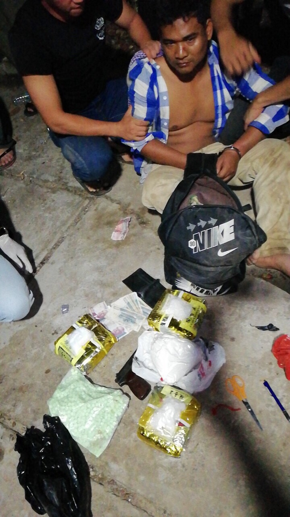 Triệt phá đường dây ma túy “khủng” từ Campuchia về Việt Nam - 1 Lim Sô Thea cùng tang vật