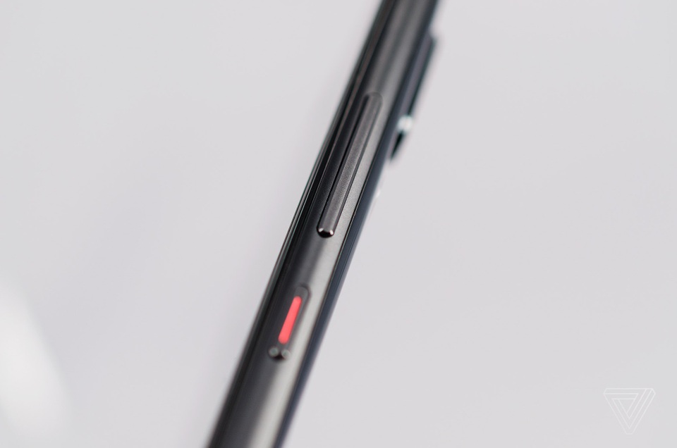 Cận cảnh Huawei P20 Pro camera 68 “chấm” vượt cả iPhone X - 8 Cận cảnh Huawei P20 Pro camera 68 “chấm” vượt cả iPhone X - 8