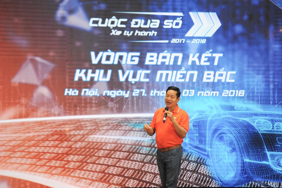 Bán kết Cuộc đua số: "Nhìn tưởng đơn giản nhưng kỳ thực toàn CN hiện đại" - 7 Ông Trương Gia Bình khẳng định giá trị ô tô hiện nay là phần mềm, và lĩnh vực tự động lái sẽ đóng một vai trò quan trọng trong tương lai.