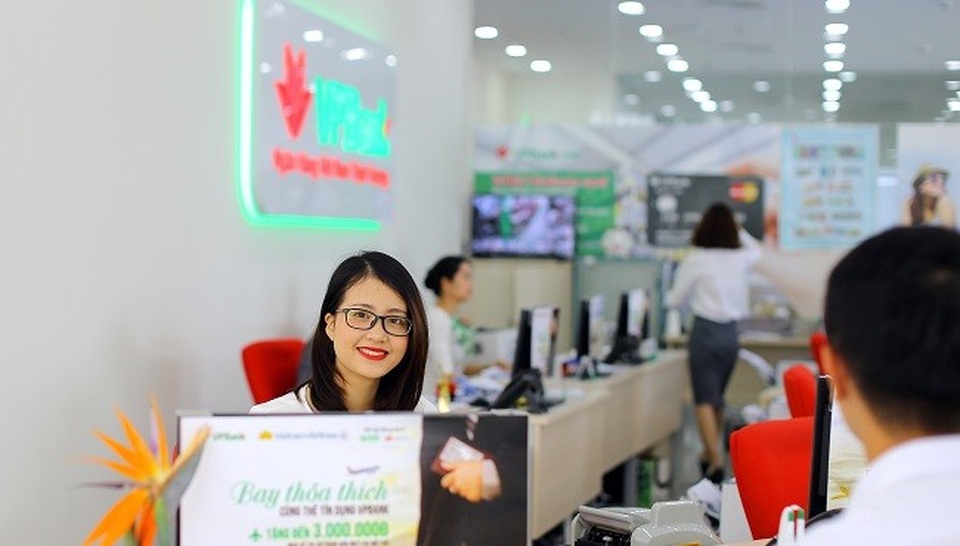 Giá cổ phiếu xuống đáy, vợ sếp VPBank tranh thủ tăng sở hữu tại ngân hàng - 1 Thị trường chứng khoán hết nóng, cổ phiếu VPBank đang về mức thấp nhất năm