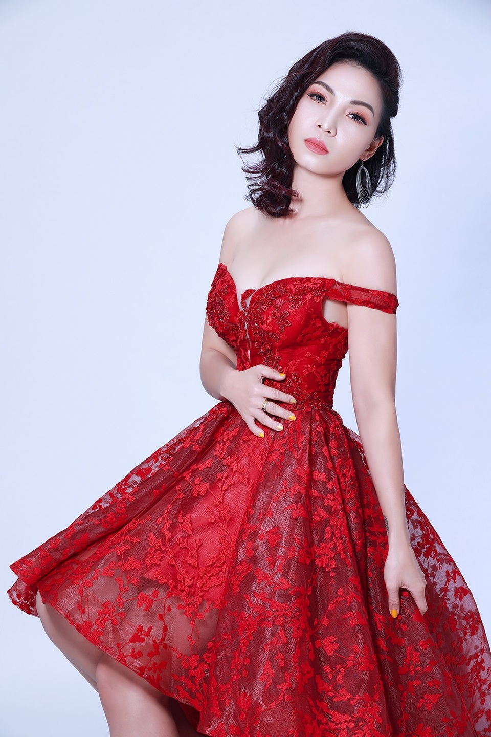 Ca sĩ Khánh Loan: “Tôi đứng về phía Trường Giang” - 3 Khánh Loan yêu hơn 1 năm thì tình cảm đổ vỡ nhưng cô mất đến 7 năm để cân bằng lại cuộc sống