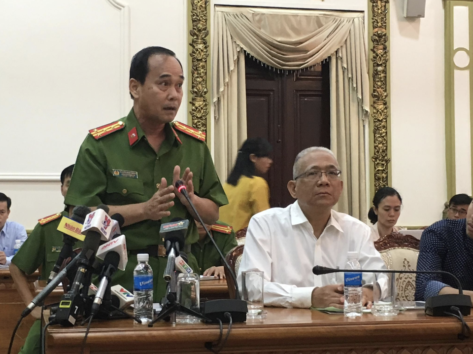 Vụ cháy 13 người chết: Đập đi xây lại chung cư Carina? - 3
Đại tá Nguyễn Minh Thông - Chánh văn phòng Cơ quan Cảnh sát điều tra - Công an TPHCM,