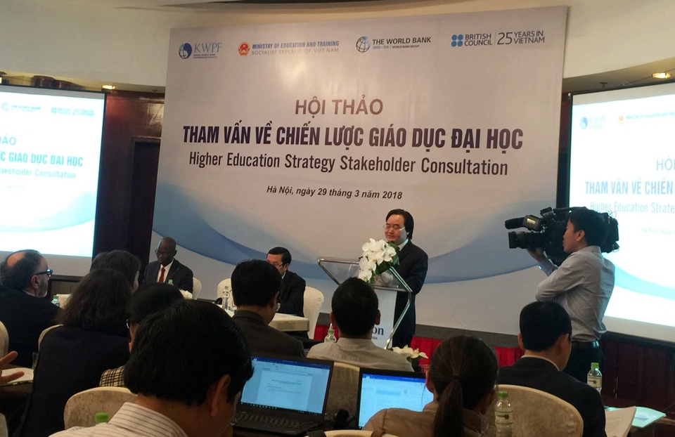 PISA xếp hạng cao thế giới, sao chất lượng nhân lực Việt Nam chưa cao? - 1 Bộ trưởng Phùng Xuân Nhạ phát biểu khai mạc Hội thảo Tham vấn chiến lược giáo dục Việt Nam.