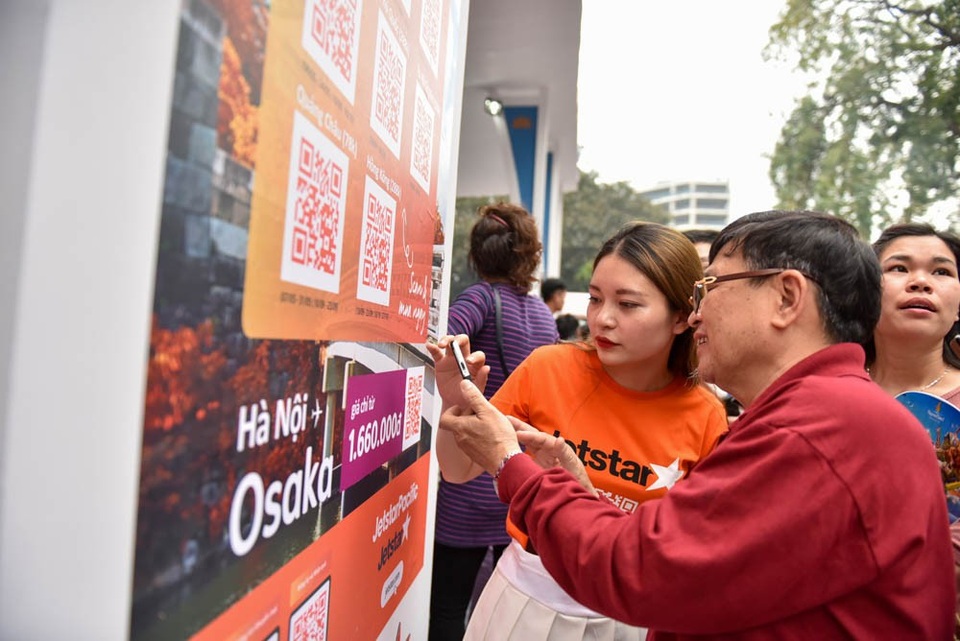 Với chủ đề hội chợ VITM 2018 là Du lịch trực tuyến, các gian hàng của các hãng hàng không cũng tích hợp các ứng dụng thanh toán trực tuyến bằng mã QR để thuận tiện cho hành khách