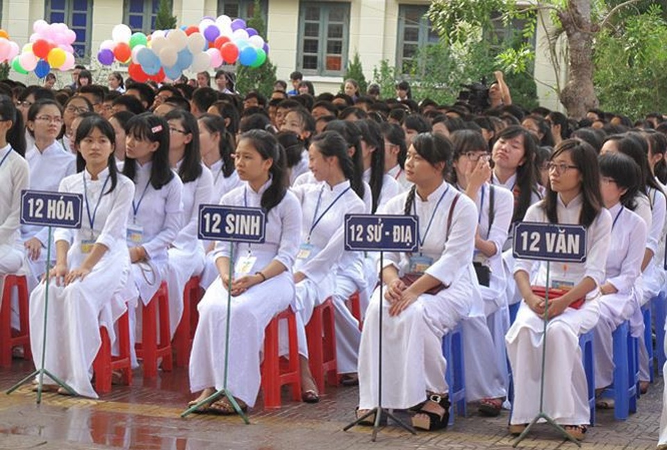 Loay hoay hướng nghiệp cho học sinh - 1 Học sinh lớp 12 rất cần được hướng nghiệp một cách bài bản trước khi rời ghế trường THPT. (Ảnh: Nghiêm Huê)