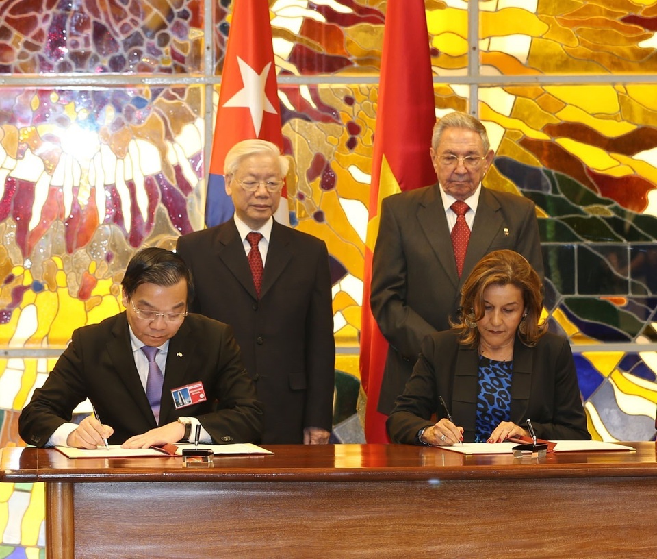 Việt Nam – Cuba tăng cường hợp tác phát triển khoa học và công nghệ - 1
Lễ ký kết Bản ghi nhớ giữa Bộ Khoa học và Công nghệ Việt Nam với Bộ Khoa học, Công nghệ và Môi trường Cuba về tăng cường hợp tác khoa học công nghệ (Nguồn: TTXVN)