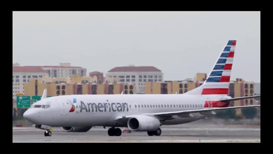 Phi công đột tử, ai "cứu" máy bay? - 1
Một máy bay của hãng hàng không American Airlines. Ảnh: YouTube
