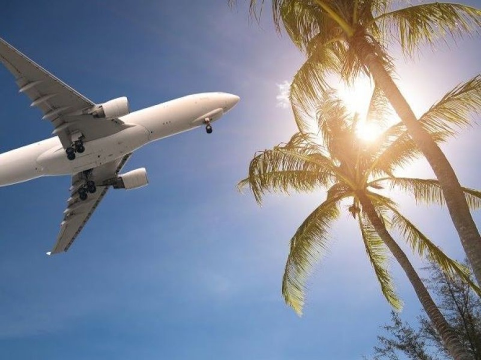 Sự khác biệt giữa chuyến bay thẳng và chuyến bay không dừng? - 3 Sự khác biệt giữa chuyến bay thẳng và chuyến bay không dừng? - 3