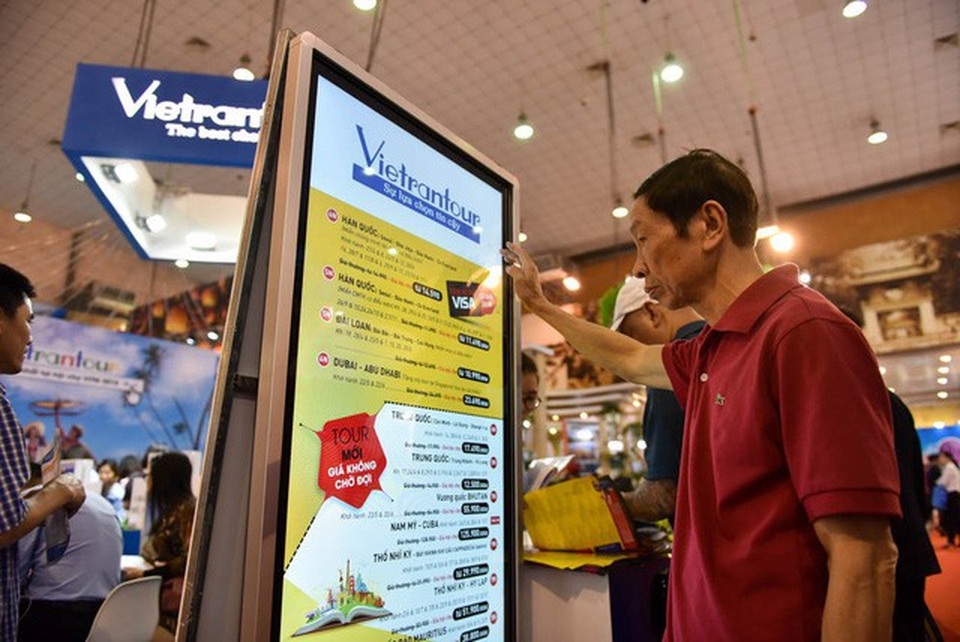 Tại Vietrantour, đơn vị này cũng giảm giá 50% cho 9.999 suất tour.