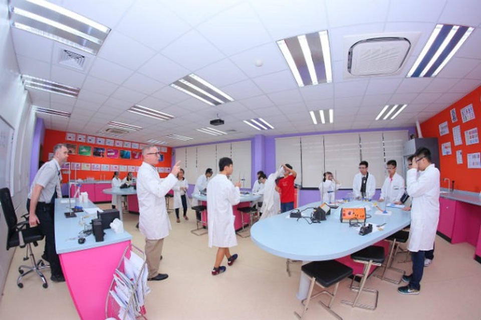 Gameshow trí tuệ Chinh phục - Sức hút bền bỉ giữa làn sóng chương trình giải trí truyền hình - 5
Các thí sinh có những trải nghiệm lý thú với các chuyên gia hàng đầu