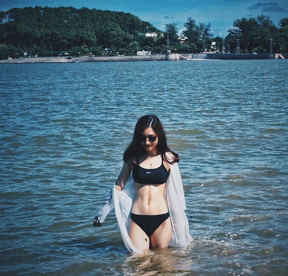 Tài năng múa của nữ sinh sở hữu vòng eo "con kiến" - 2 Vóc dáng săn chắc của Thuỳ Dương với vòng 55cm