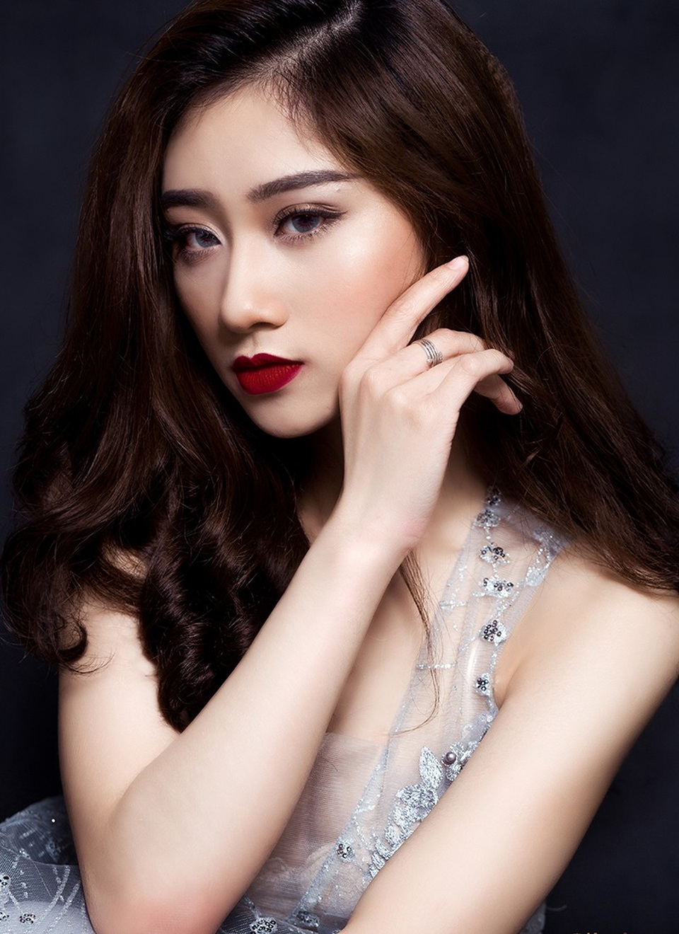 Tài năng múa của nữ sinh sở hữu vòng eo "con kiến" - 9 Tài năng múa của nữ sinh sở hữu vòng eo "con kiến" - 9