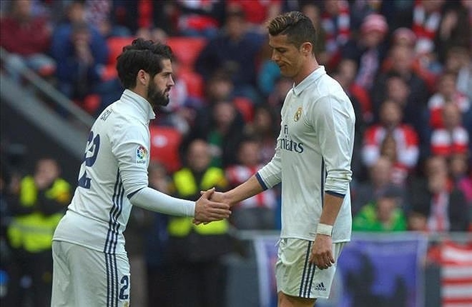 C.Ronaldo yêu cầu Real Madrid thanh lý 7 cầu thủ - 1 C.Ronaldo muốn Real Madrid bán Isco
