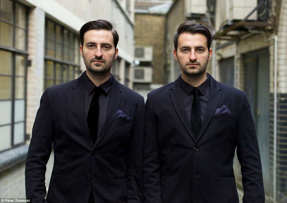 Cristian và George, 31 tuổi.