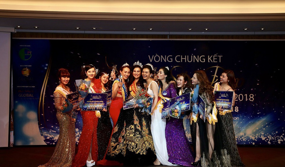 Người đẹp Trần Huyền Nhung đăng quang Nữ Hoàng Sắc Đẹp Doanh Nhân 2018 - Ảnh 5. Người đẹp Trần Huyền Nhung đăng quang Nữ Hoàng Sắc Đẹp Doanh Nhân 2018 - Ảnh 5.