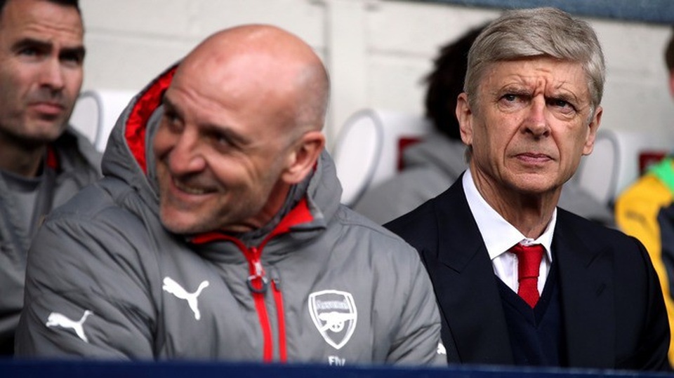 Steve Bould: "Khát khao chiến thắng của Wenger vẫn rất lớn" - 1
Steve Bould (trái) và Arsene Wenger (phải)