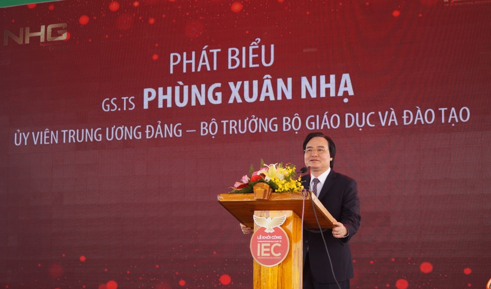 Quảng Ngãi: Khởi công Thành phố giáo dục quốc tế - 2 Bộ trưởng Phùng Xuân Nhạ phát biểu tại lễ khởi công dự án Thành phố giáo dục quốc tế - IEC Quảng Ngãi.