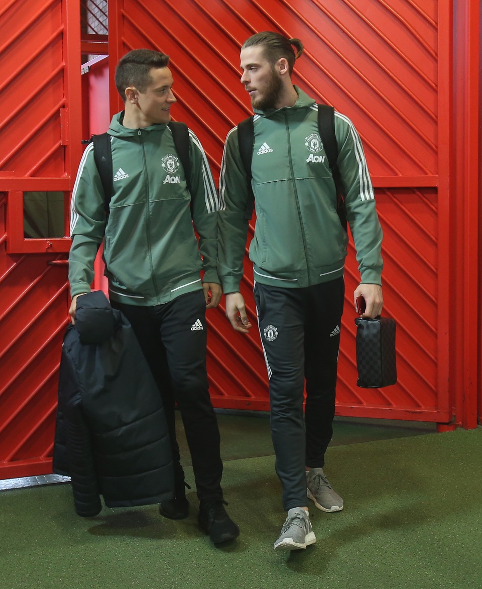 MU 2-0 Swansea: Lukaku, Sanchez đua nhau lập công - 7
Herrera (trái) và De Gea tới sân. Tiền vệ người Tây Ban Nha Herrera đã có thể trở lại thi đấu