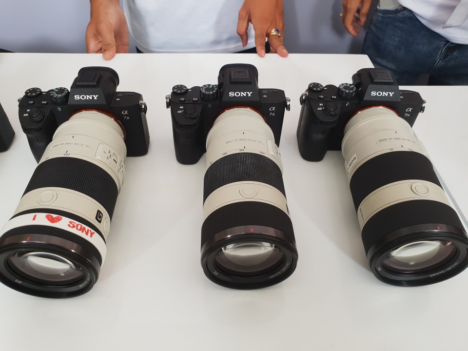 Máy ảnh Sony A7 III chính hãng được bán với giá 48,9 triệu đồng - 2 Sony A7 III