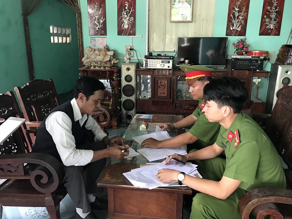 Bắt cán bộ phường cấu kết “cò” làm giả giấy tờ nhà đất - 2 Lê Sơn khai báo với cơ quan công an