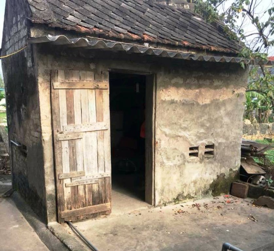 Đau đớn 2 phận người bỏng nặng nguy kịch trên giường bệnh - 2 Căn nhà bếp của gia đình chị Hoa cũng vắng lạnh.