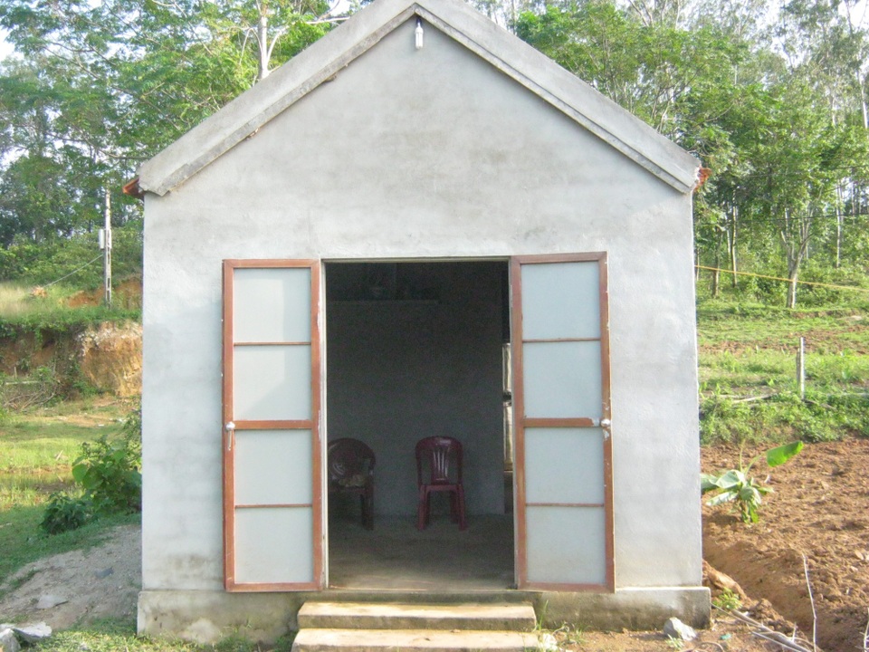 
Căn nhà nơi cụ Ngự trú chân cuối đời được bà Trí vận động và dành phần đất của mình để xây cho.
