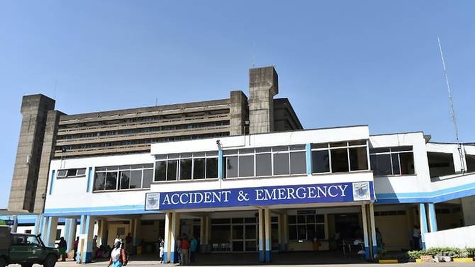 Bác sỹ phát hiện mổ não nhầm bệnh nhân sau khi mở hộp sọ - 1 Bệnh viện quốc gia Kenyatta (Ảnh: AFP)