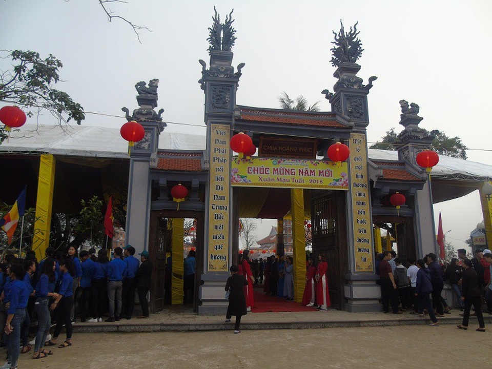 Quảng Bình: Hàng ngàn người chen chân xem rước nước tại Lễ hội chùa Hoằng Phúc - 1 Ngày 3/3, UBND huyện Lệ Thủy đã tổ chức Lễ hội chùa Hoằng Phúc 2018