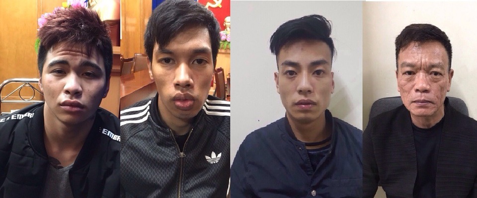 Phá đường dây ma túy ngụy trang bằng chè khô và bắt ông trùm kiếm trăm triệu mỗi ngày - 1 Các đối tượng trong đường dây ma túy tại cơ quan công an (ảnh QTV)