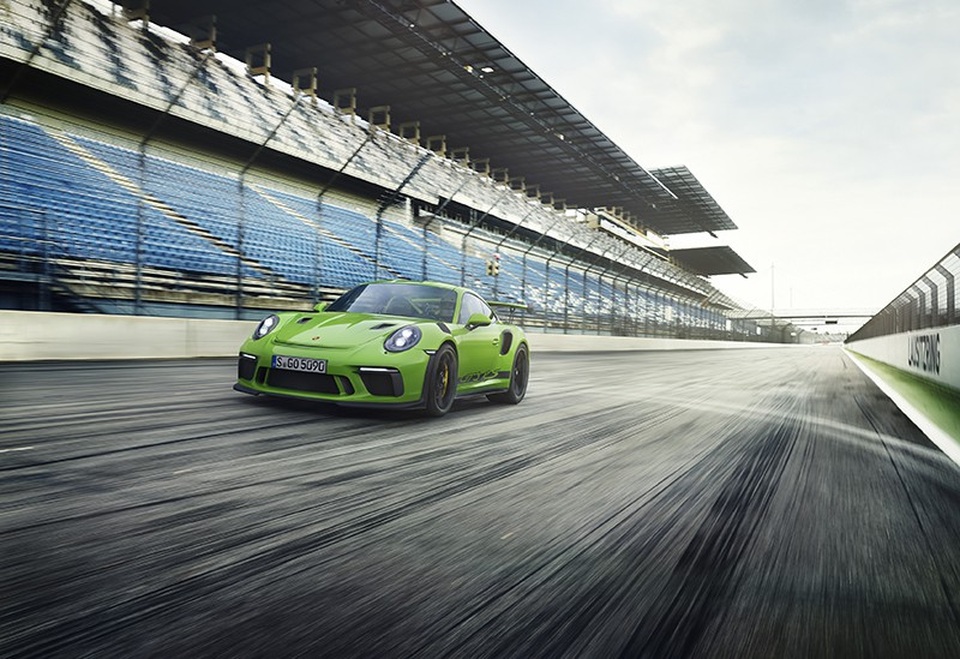 Porsche 911 GT3 RS có giá gần 14 tỉ đồng tại Việt Nam - 1 Porsche 911 GT3 RS có giá gần 14 tỉ đồng tại Việt Nam - 1