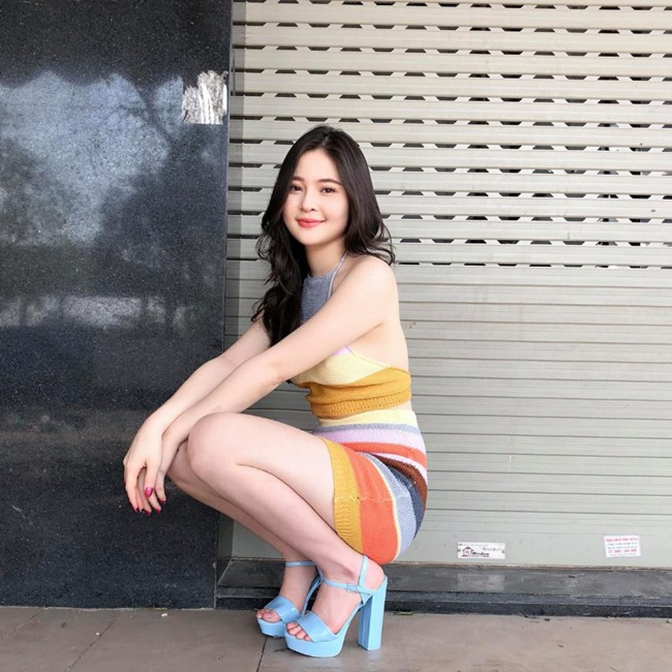 Hai nữ sinh gợi cảm khiến dân mạng "bần thần" mỗi lần đăng ảnh - 20
Tuy nhiên, hầu hết đều cho rằng với nhan sắc nổi bật như vậy, Thảo Nguyên sẽ gặt hái được những thành công nhất định.