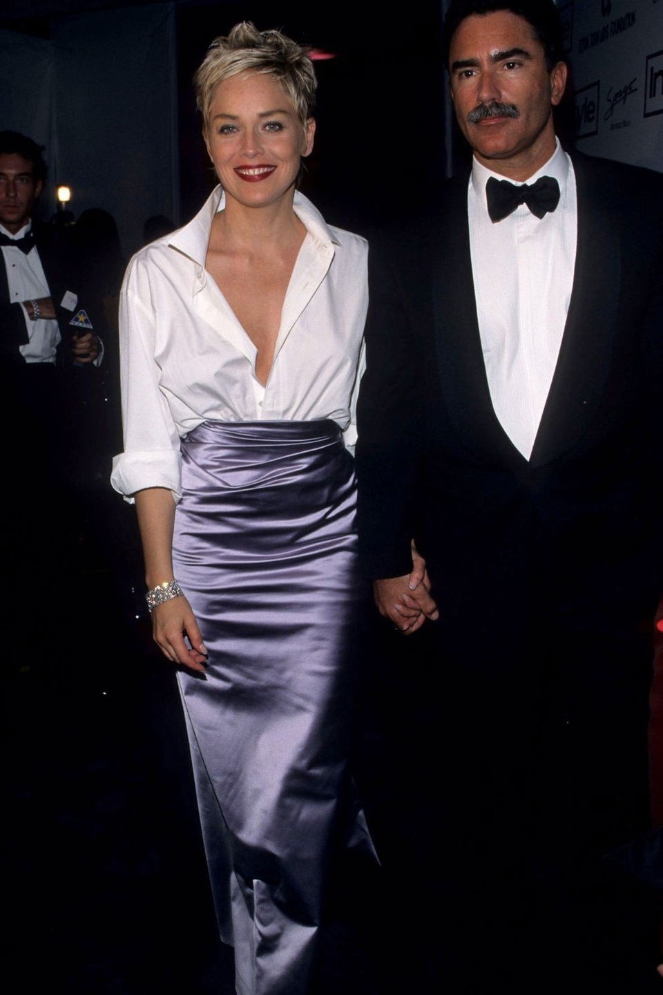 Những bộ váy đẹp nhất trong lịch sử Oscar - 20 Sharon Stone trong bộ váy của Gap and Vera Wang tại lễ trao giải Oscar năm 1998